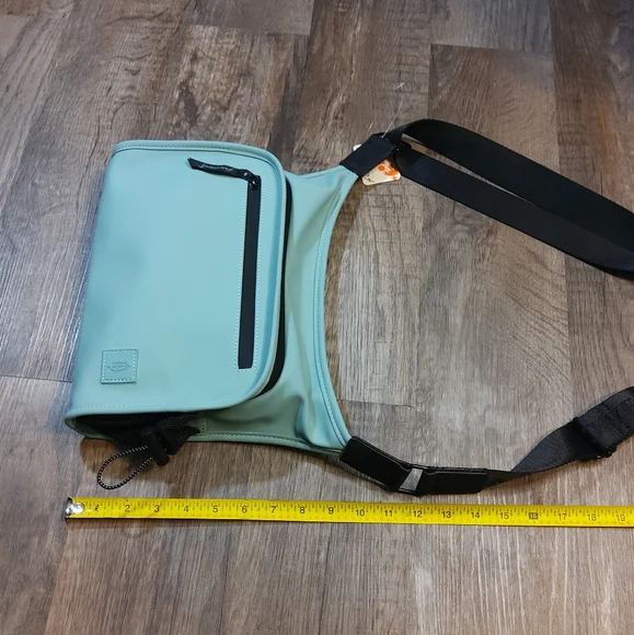 ***SOLD OUT*** FREE PEOPLE All Weather Mini Messenger Bag NWT Seafoam - Picture 14 of 16